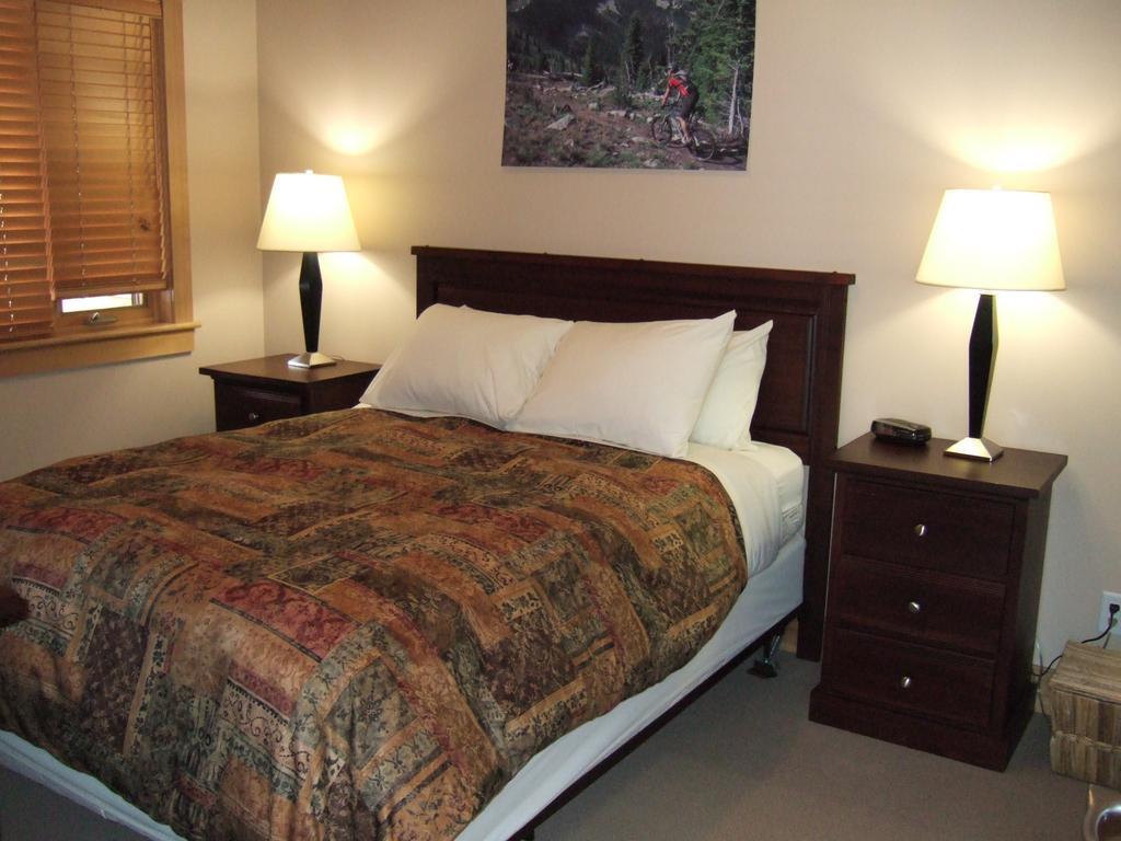 Red Mountain Village Condos Rossland Kamer foto