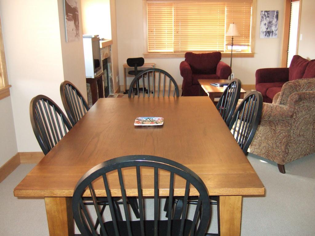 Red Mountain Village Condos Rossland Kamer foto